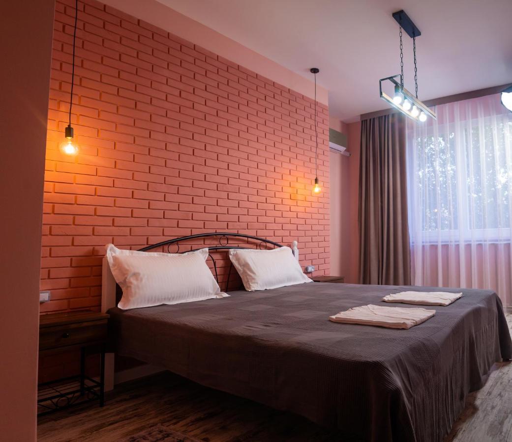 Hi Hotel Алмати Екстер'єр фото